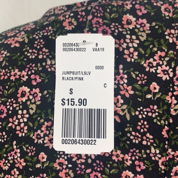 Forever 21 Black Floral Long Sleeved Romper- NWT - Picture 11 of 13